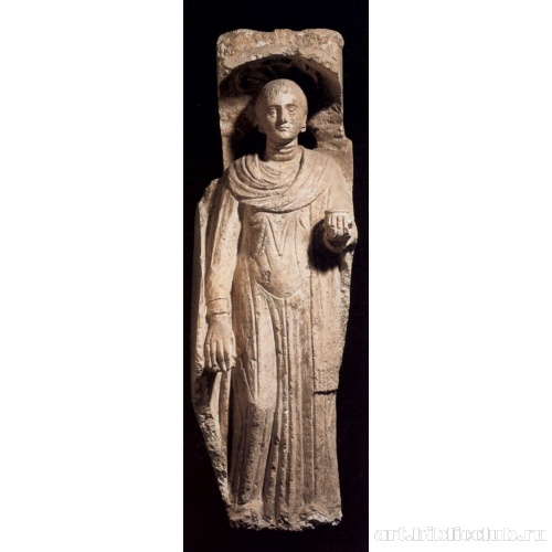 Надгробная стела женщины
