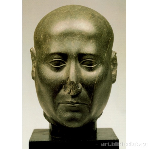 Голова жреца