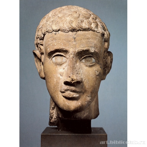 Голова статуи мужчины