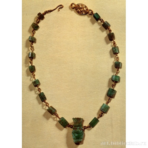 Перстень с изображением головы барана и фасада храма