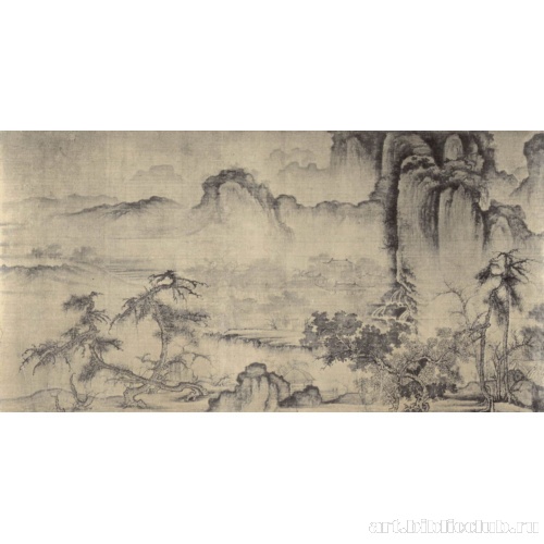 Прояснившееся осеннее небо над горой и долиной