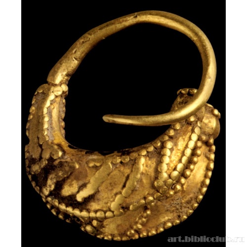 Серьга двудольчатая граненая, украшенная зернью по ребрам и граням. Клад А