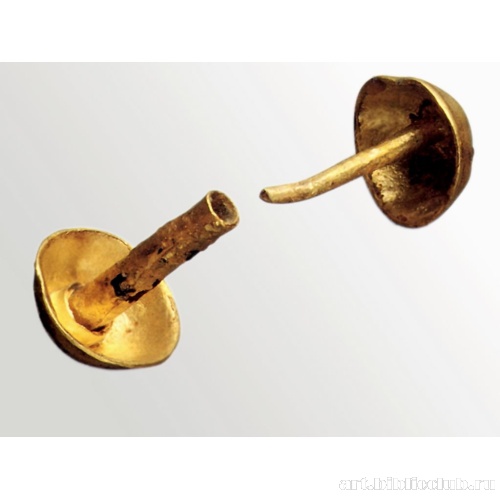Предмет в виде запонки. Клад А