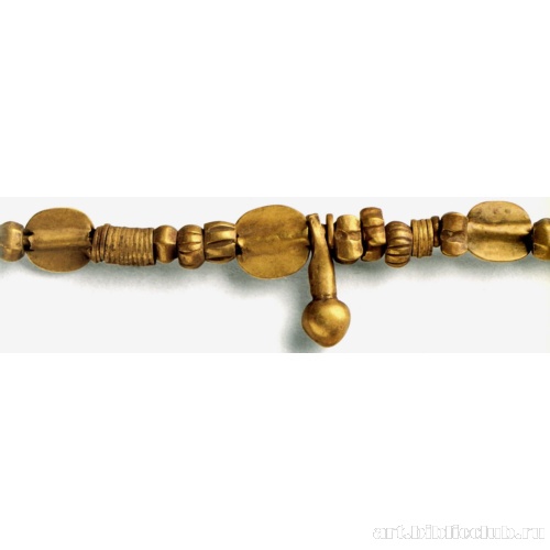 Низка бус и пронизей с подвеской. Клад А