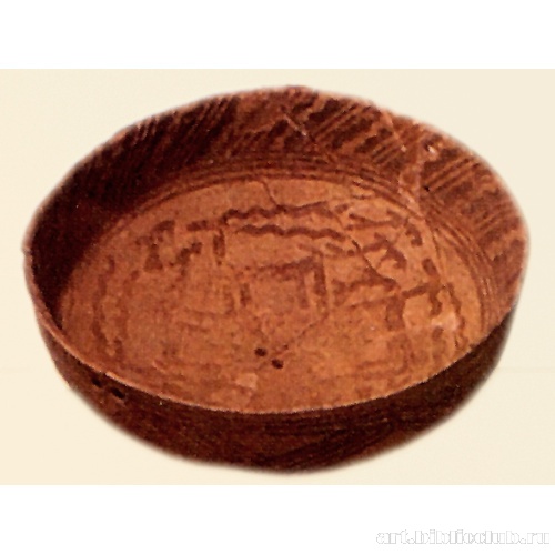 Блюдо с узором с изображением оленей