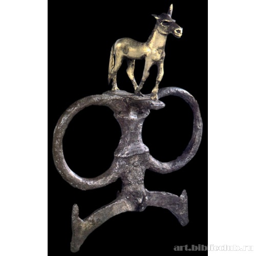 Двойное кольцо, украшенное фигуркой осла