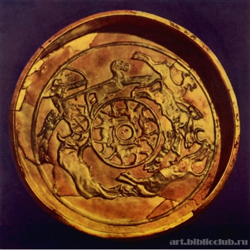Золотое блюдо с изображением охотничьей сцены из Угарита