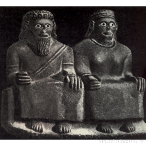 Чета богов или царская чета из Телль-Халафа