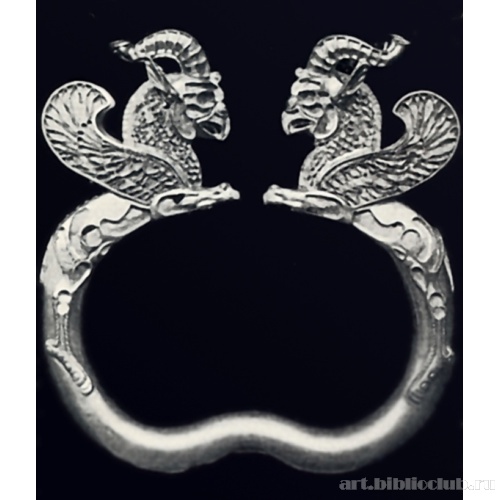 Золотой браслет с изображением крылатых грифонов