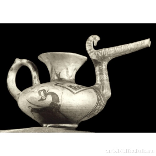 Фигурная ваза из некрополя Сиалк V