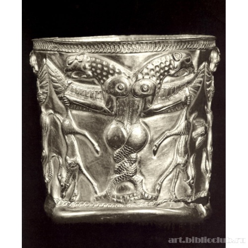 Сосуд с фантастическим существом в центре