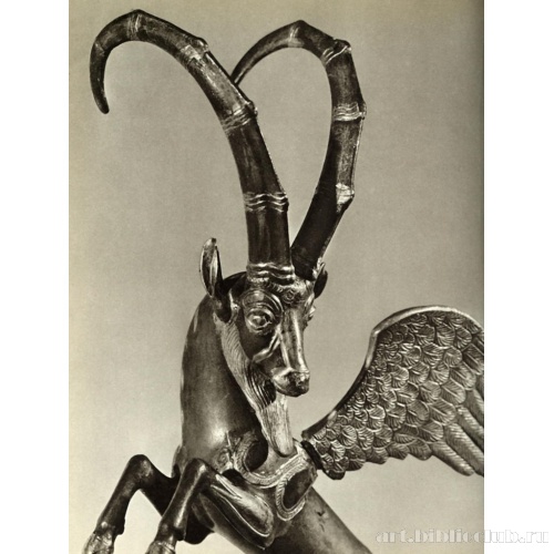Фигурка крылатого горного козла - ручка сосуда