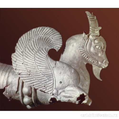 Серебряный ритон, украшенный на конце крылатым горным козлом
