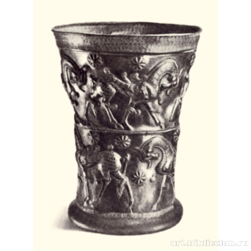 Золотой кубок из могильника Марлик