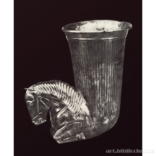 Ритон с головой коня