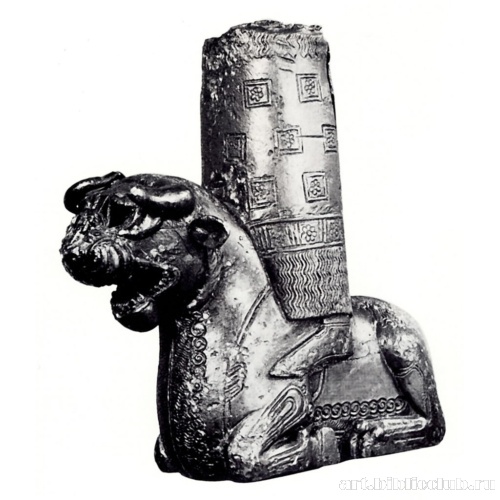 Бронзовая статуэтка с изображением божества, стоящего на льве