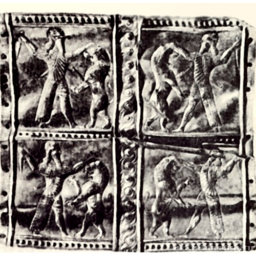 Золотая пластина. Деталь парадного нагрудника (?) из Зивие