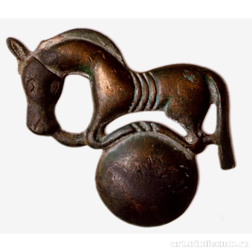 Фигурка лошади на круглом основании