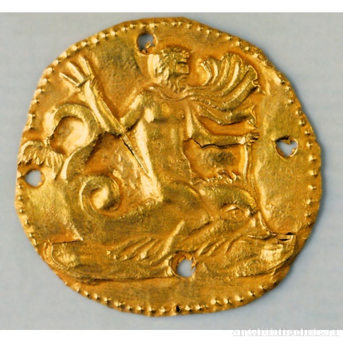 Бляшка нашивная с изображением Посейдона на дельфине в профиль вправо