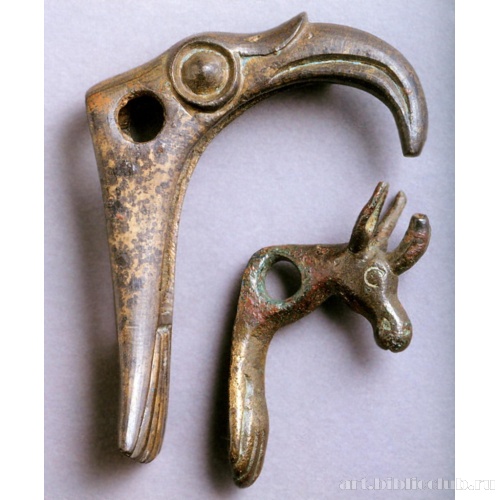 Налобники, выполненные в зверином стиле. Детали конской узды