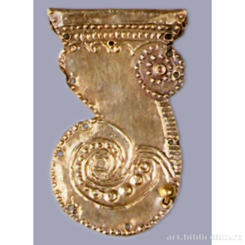 Золотая пластина в виде птичьей головки, выполненная в зверином стиле. Обкладка сосуда