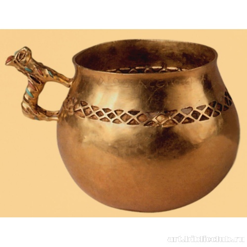 Сосуд округлой формы со слегка выделенным венчиком и округлым дном