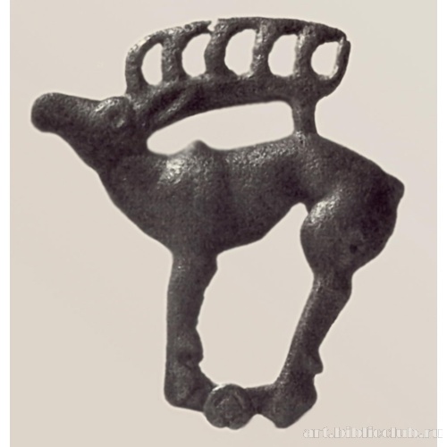 Бронзовая пряжка в виде фигурки стоящего оленя