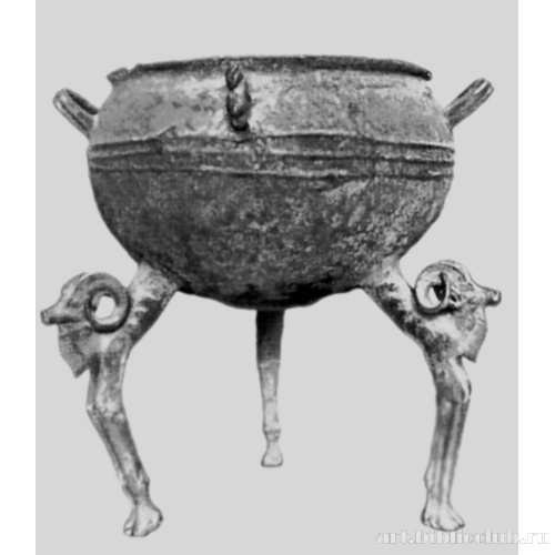 Котел с тремя ножками в виде протом архара