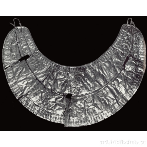 Золотая пектораль из Зивие