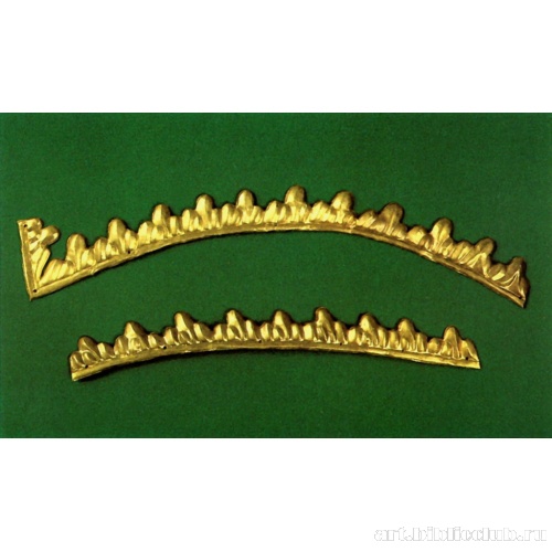 Пластина с растительным мотивом