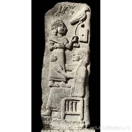 Молодой писец на коленях у матери. Погребальная стелла из Мараша