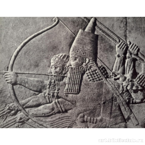 Рельеф из дворца Ашшурбанапала в Ниневии с изображением царя на охоте
