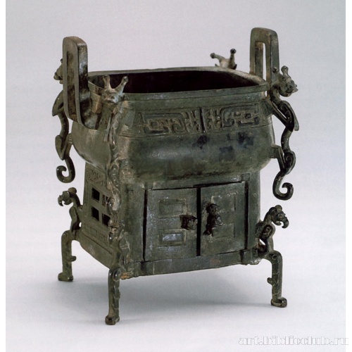 Сосуд на четырех ножках