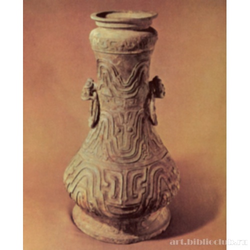Ритуальный кувшин ху с узором бегущих волн