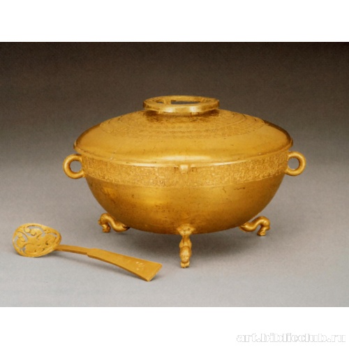 Сосуд с крышкой и ложка