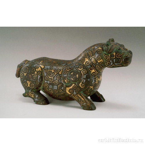 Скультура мифического животного (тапира?)