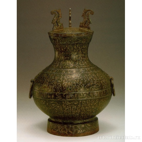 Сосуд с ручками и крышкой, украшенный орнаментом