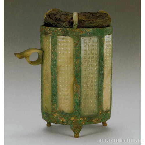 Цилиндрический сосуд в оправе