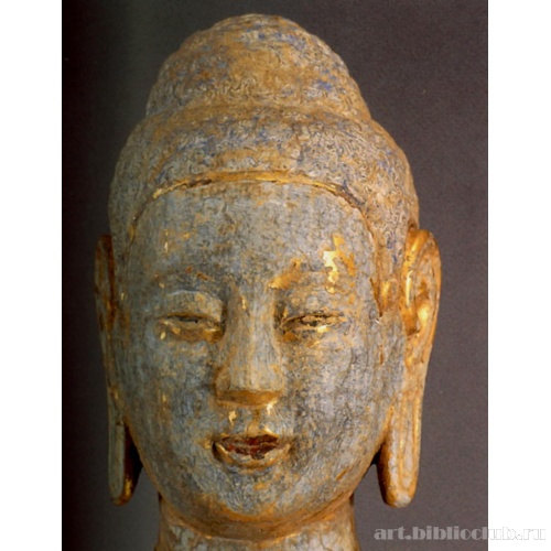 Статуя стоящего Будды