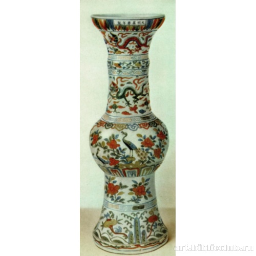 Ваза с эмалевой росписью под глазурью