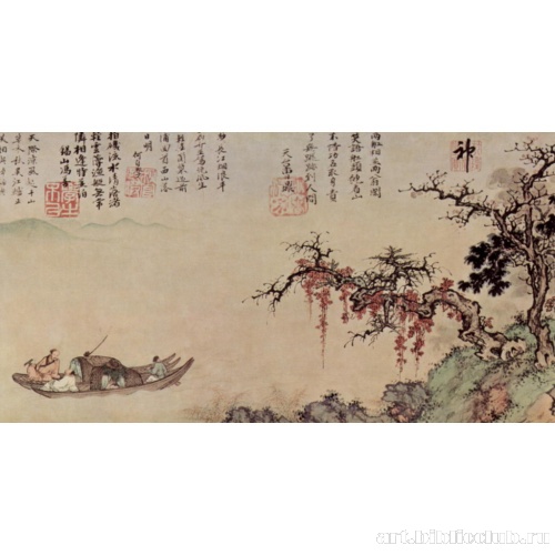 Лодка, плывущая по осенней реке