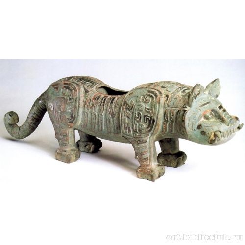 Тигр (вид сбоку)