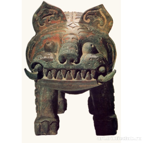 Тигр (вид спереди)