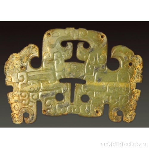 Фигурная ритуальная пластина с изображениями дракона и феникса