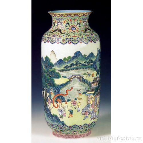 Ваза с изображением игр детей