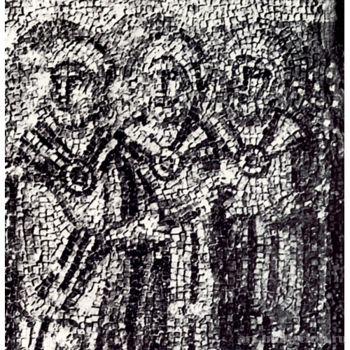 Базилика Санта Мария Маджоре. Трое священнослужителей. Неф