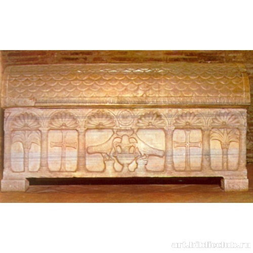 Саркофаг с павлинами у источника жизни