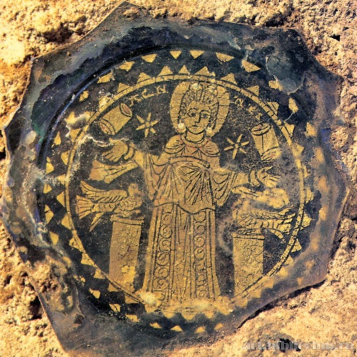 Катакомбы Панфила. Святая Агнесса с двумя голубями. Блюдо