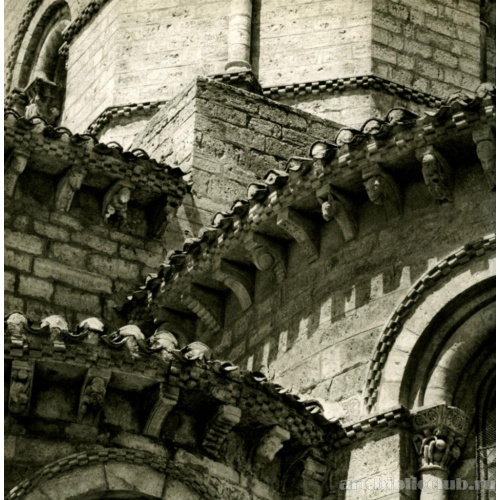 Церковь Сан Мартин. Апсида. Детали декоративного убранства