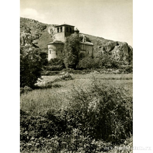 Церковь Санта-Мария дель Валле монастыря де Родилья. Вид с северо-востока